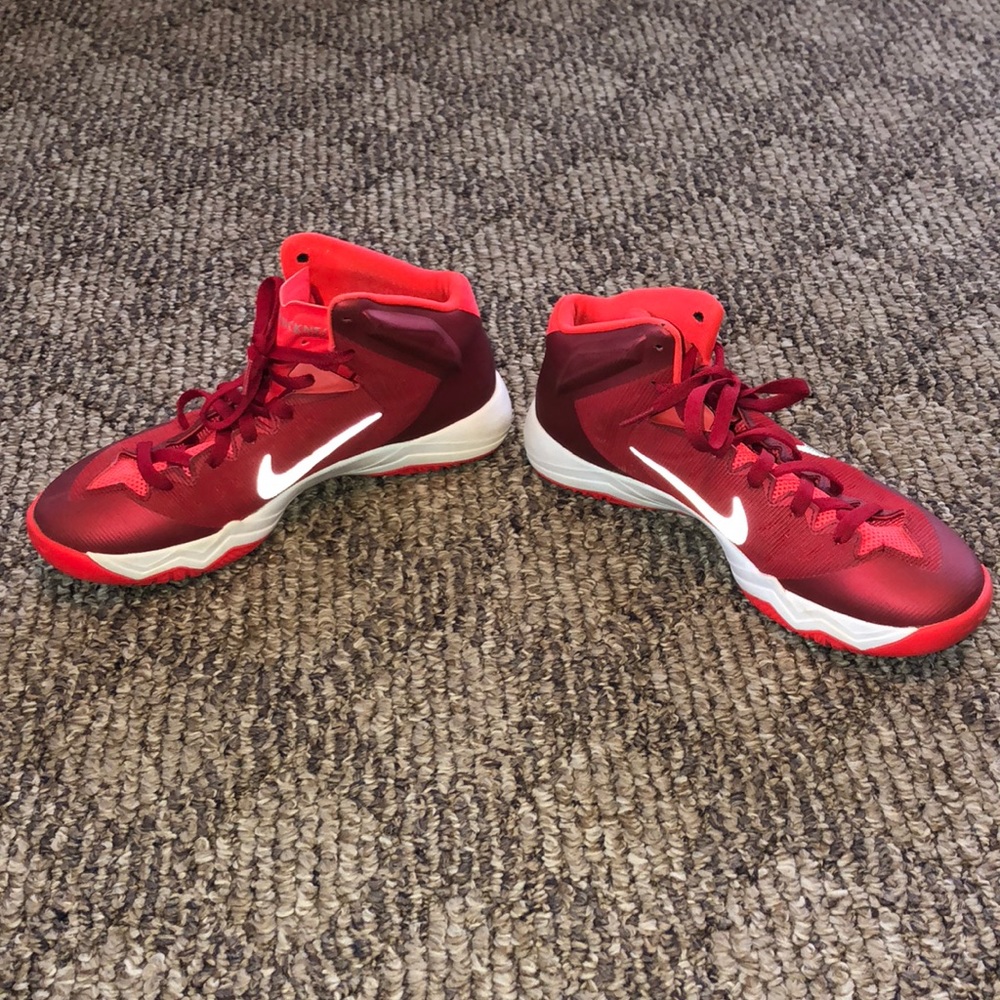 red nike basketball shoes